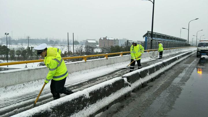 桐乡暴雪天气应对措施_桐乡雨雪天气交通出行信息_桐乡天气预报
