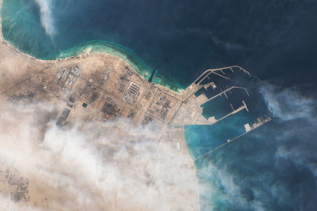 图说｜梗阻后的阵痛：美以袭击伊朗如何影响全球能源版图