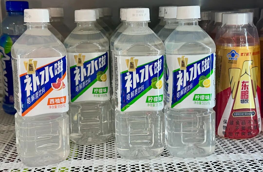 押宝张雪机车“赢麻了”?东鹏饮料港股市值已缩水超400亿