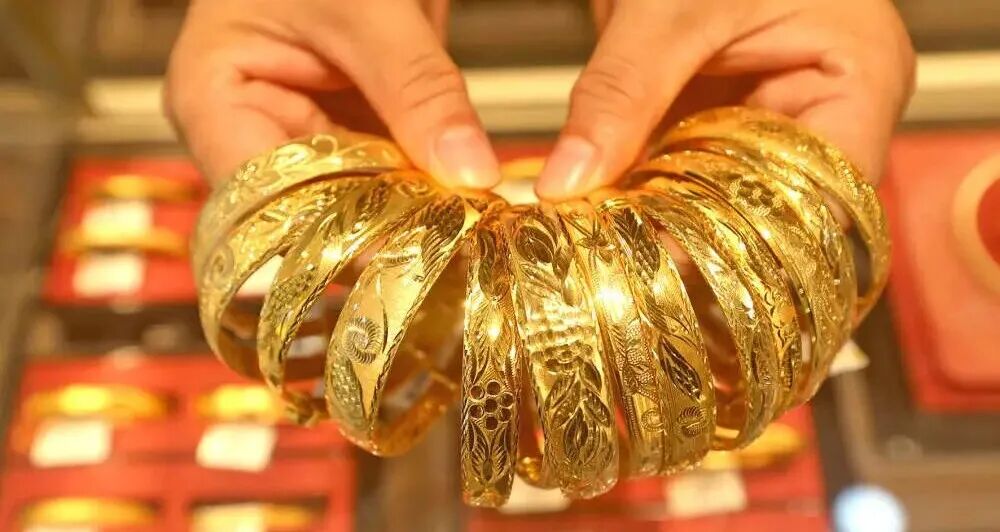 一口价金饰降价，消费者吐槽“买亏了”