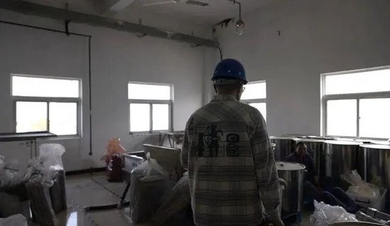 麻醉药龙头车间旁工人脱岗睡觉、擅自搭建新产线！恩华药业被查重大隐患，去年净利首度下滑超7%